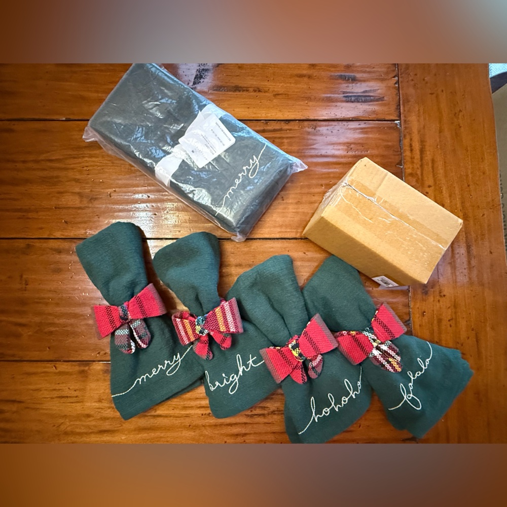 NEW PB Holiday Sentiment Napkins Pine + Stewart Plaid Bow Napkin Rings -Set of 8